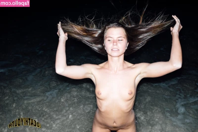 Oliwia Pawelczak [ oliwia-pawelczak ] - I know you wish I was inside your hot girlfriend like this.
