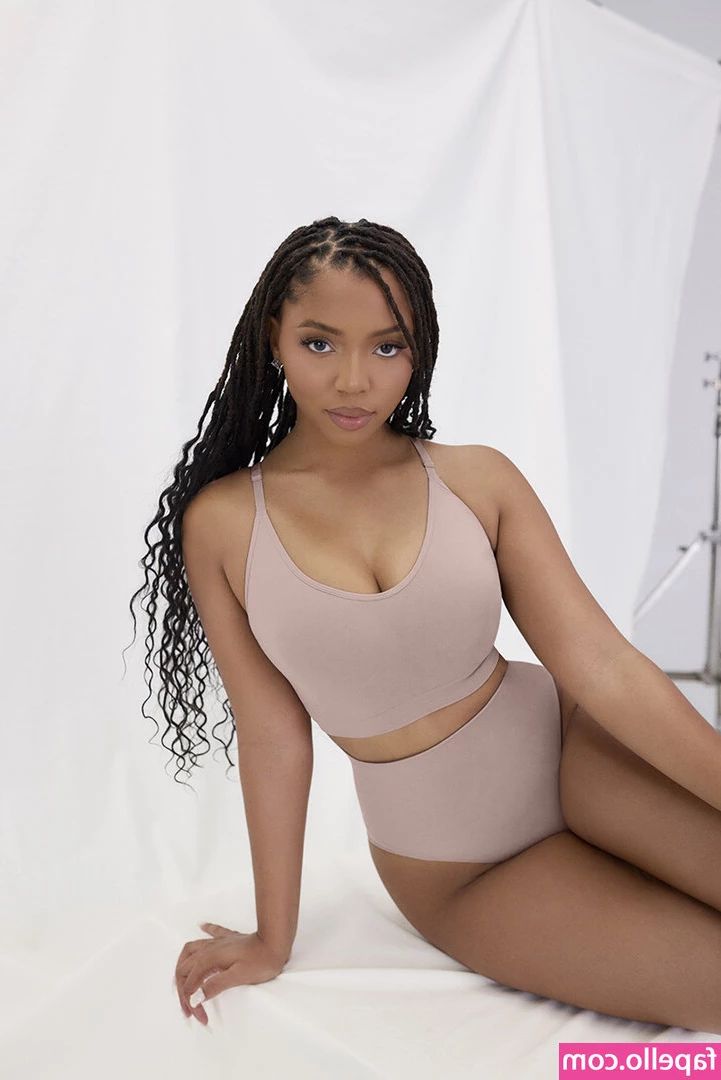 Chloebailey - Gonna be working on new content t this weekend  don t be shy tell me