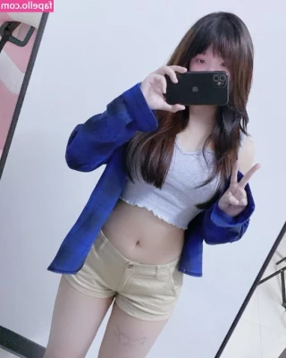 Imneko - Just a cute trans girl in need of some attention