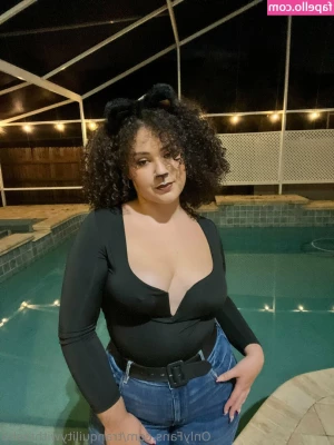 tranquilitywithtasha - Or would you prefer to help me dry off on the bed? 💋
