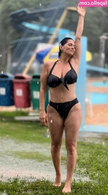Ileuza Elias [ ileuza-elias ] - 💦 April Showers Special! 💦 Tip $10 for 2 nudes Tip $20 for a