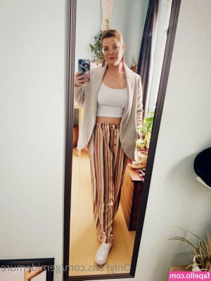 gemidemure - Come see what mommy is up to today boys 😈