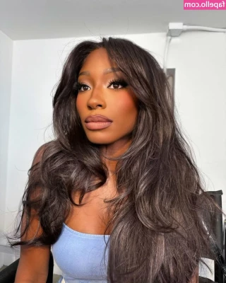 Serena Page [ serena-page ] - Come on over @bunnyholez 😋😋😋