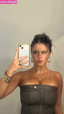 Isabella Lauren [ isabella-lauren ] - all spread open