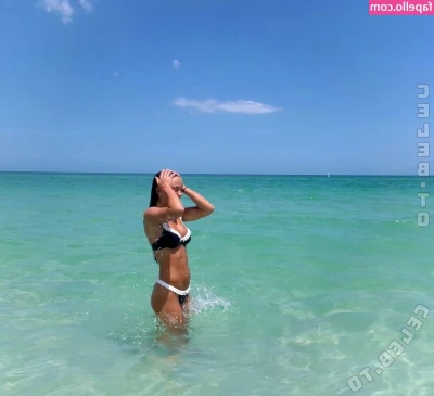 Delaney Porazinski [ delaney-porazinski ] - showing off my body :)