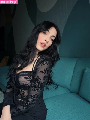 Mona Schon [ mona-schon-1 ] - DTF in the locker room in 15?? keep an 👁 on your inbox
