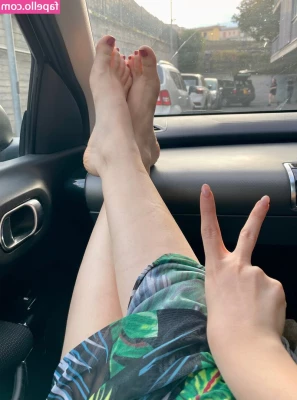 Mona Schon [ mona-schon-1 ] - Bet you wish it was you I was licking and sucking on