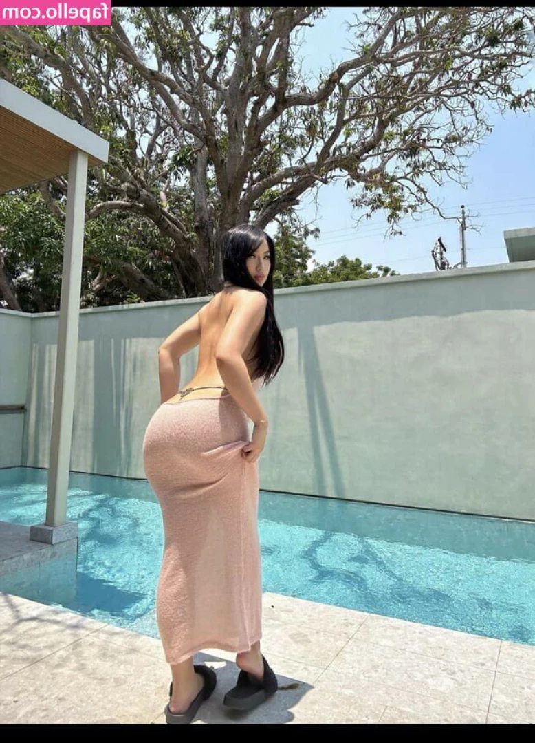 rachelleruth_ [ rachelleruth ] - caught ya looking 👀