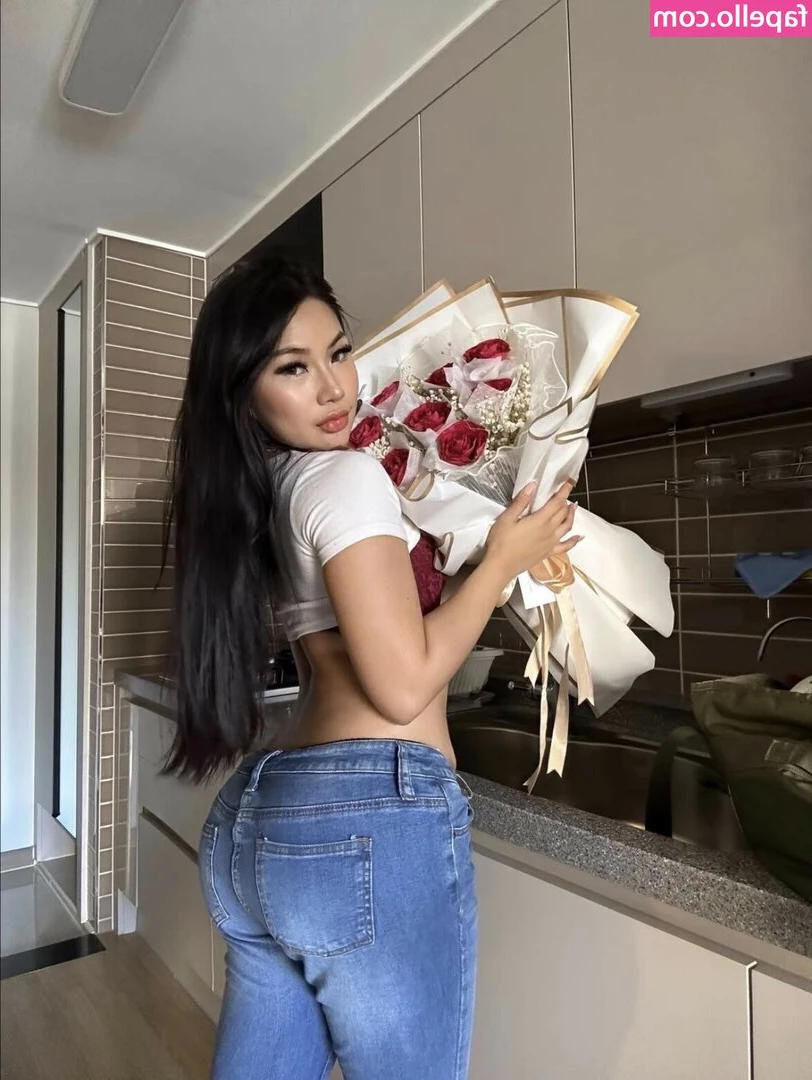rachelleruth_ [ rachelleruth ] - You know you want to get me wet