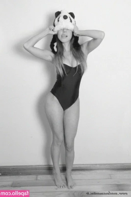Jimena Sanchez [ jimena-sanchez ] - Daddy this one of my favorite dildos to play with, it reminds me of