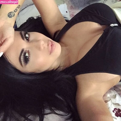 Jimena Sanchez [ jimena-sanchez ] - Gingerbread video except there’s no gingerbread lol