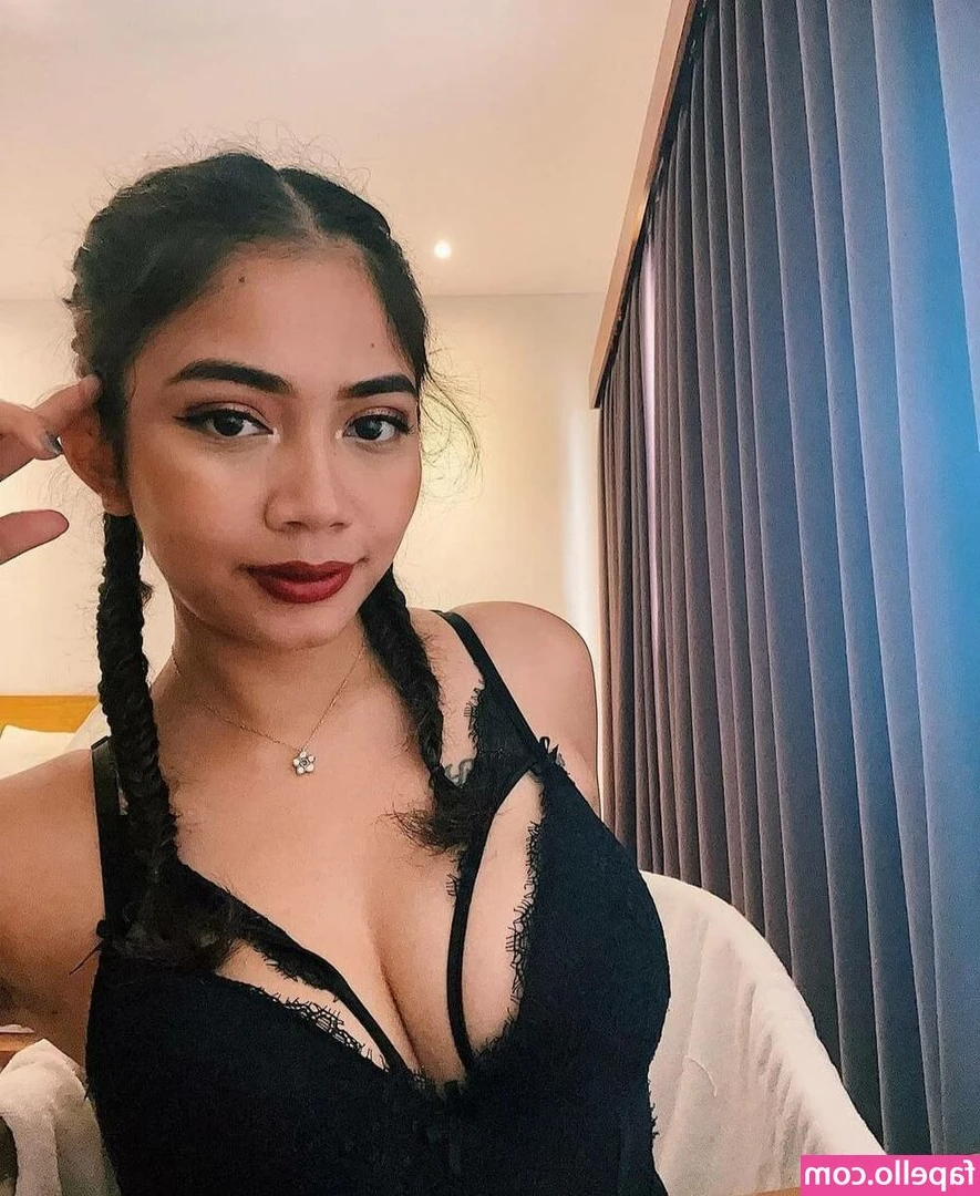 Paola Calderon [ paola-calderon ] - Time to work