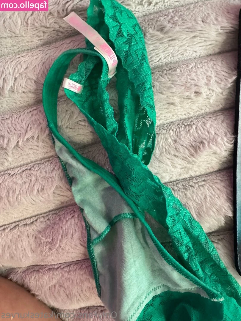 kateskurves [ kateskurves-2 ] - Tip if you like petite 😬
