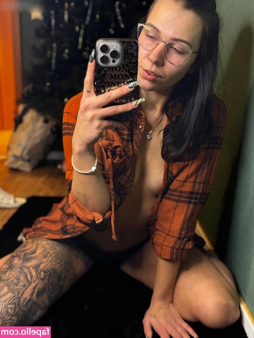 Mrs.Provokant [ mrs-provokant ] - Today I feel like the weather  So hot