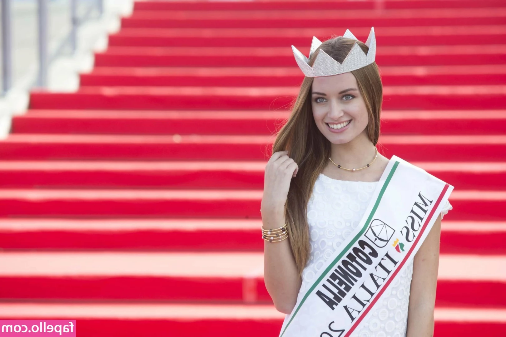  [ giulia-arena ] - I am the queen and you will worship me  Xoxoxo