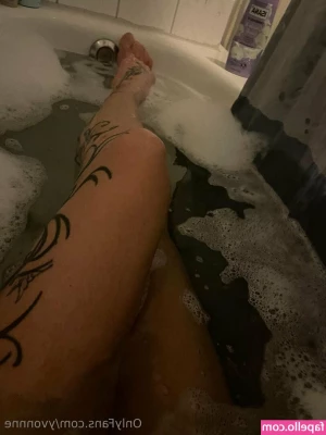 yvonnne - Had her keep her balance while I was eatting that pussy 