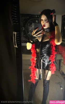 natalia-black - https://onlyfans.com/1339528853/charleexxxrose