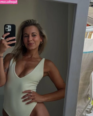 Tereza Unzeitigova [ tereza-unzeitigova ] - Lick me fuck me tease me