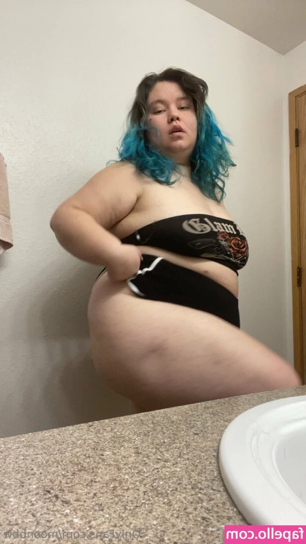 moonbbw - Daddy loves buying me new toys to try on myself and this one was more