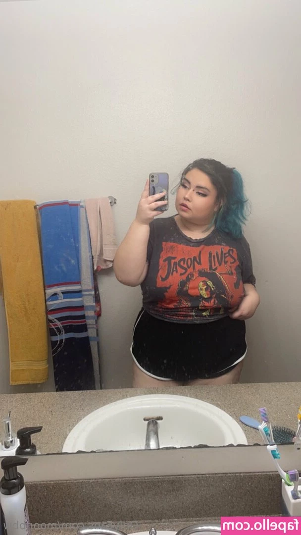 moonbbw - Poll time :33 what kinda styles make you the hardest for me? 🙈