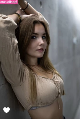 joysemmi - Say HELLO 👋🏻 to me in DM ❤️💋