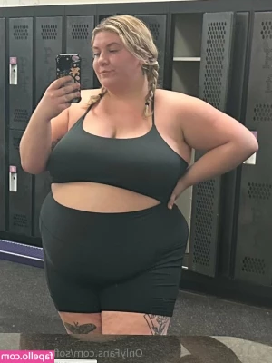 softnsweeet0 - Flashing my titties to anyone passing by on the trails