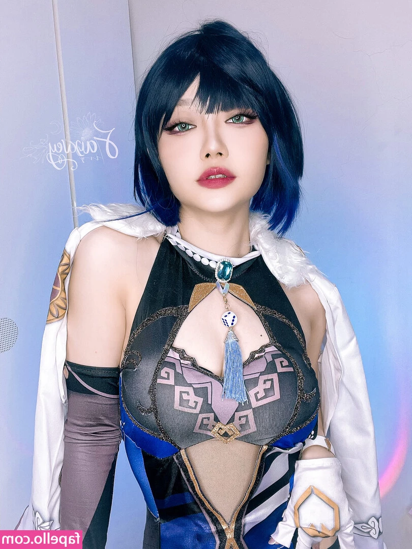 Faixvey - Apparently getting stroked with these blue latex gloves under the