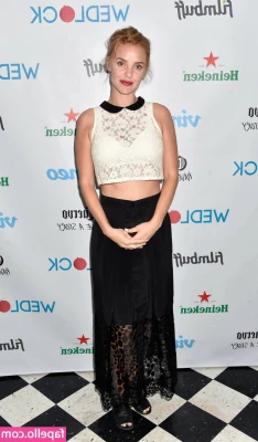 Kelli Garner [ kelli-garner ] - HEAVY this evening