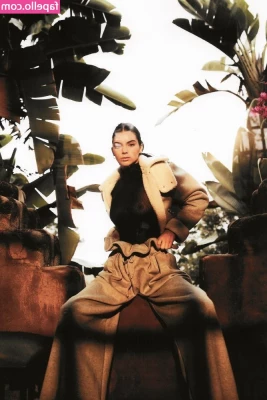 Kendall Jenner [ kendall-jenner ] - Check your inbox babe, you won’t be disappointed