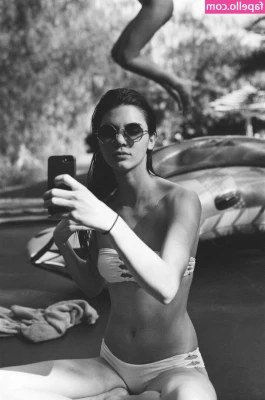 Kendall Jenner [ kendall-jenner ] - Topless beaches only pls