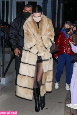 Kendall Jenner [ kendall-jenner ] - cum ride me ;3