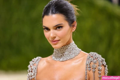 Kendall Jenner [ kendall-jenner ] - Check your messages 👅