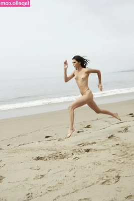 Kendall Jenner [ kendall-jenner ] - Good morning, boys! It’s another great day for growth! Let’s get