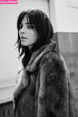 Kendall Jenner [ kendall-jenner ] - Just slipped into some comfies to wind down and relax 😌