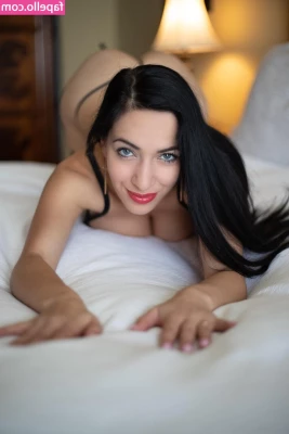 Hanna Orio [ hanna-orio-1 ] - This skirt is kind of too tiny to cover my...🍑😆❤️