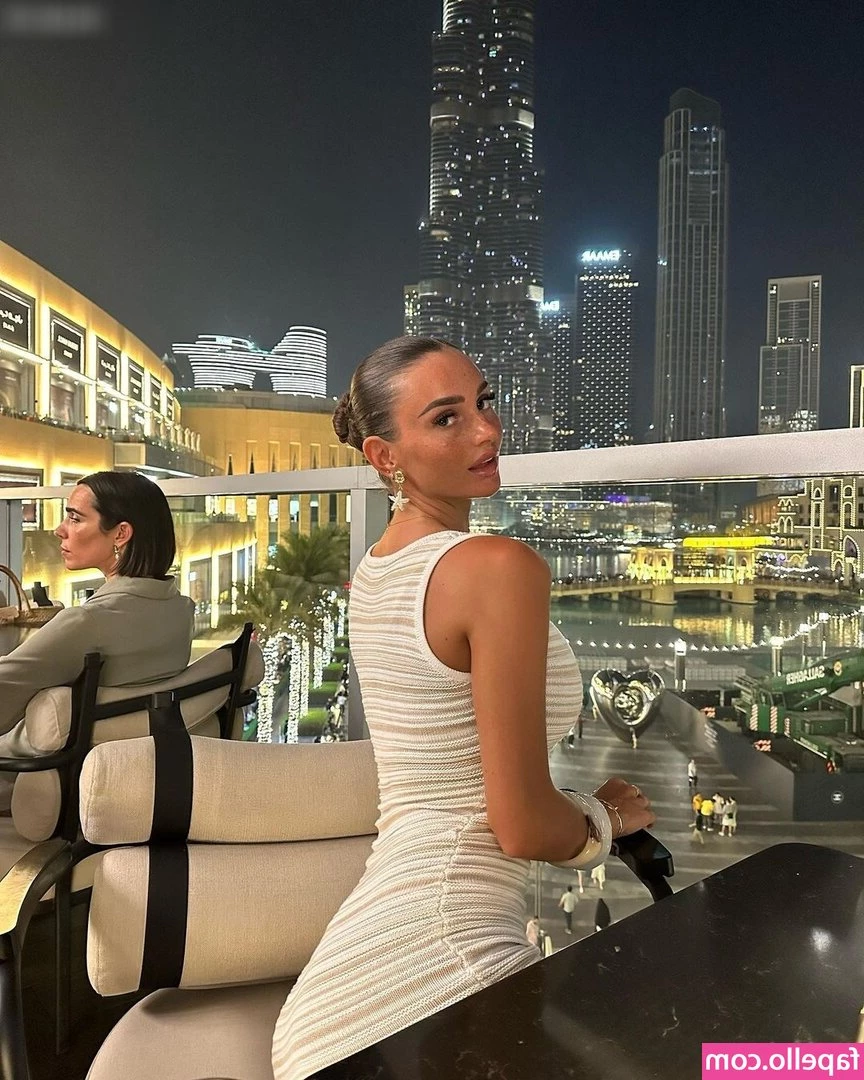 Maddy Cheary [ maddy-cheary-3 ] - How’s the view?