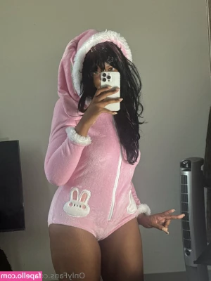 elixserr [ elixserr-1 ] - some sexy smiley pics only wearing panties😛😘