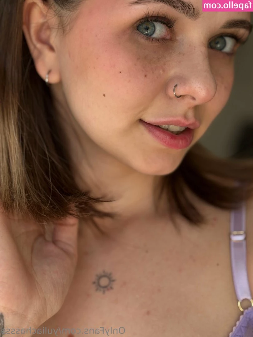 yuliachassss - Rough doggy on the floor
