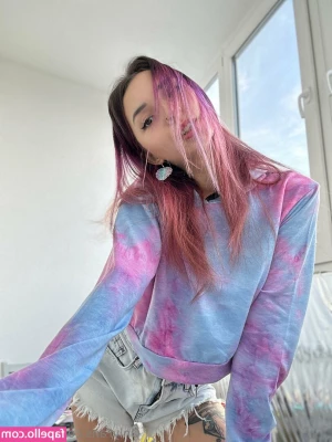 kira_cha [ kira-cha ] - Good morning! Post shower boobs! Let me know what you want to see in