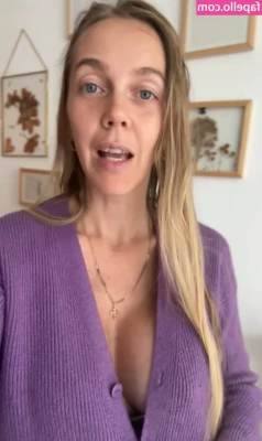 Sexy Julia [ sexy-julia ] - Someone take this crop away from me  I m having too much fun