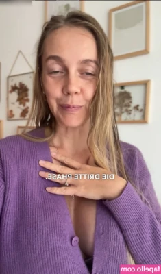Sexy Julia [ sexy-julia ] - Morning   working with some people on getting some good pics on here