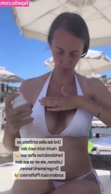Sexy Julia [ sexy-julia ] - When u just in the club cute asf