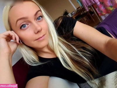 Sexy Julia [ sexy-julia ] - Girl friend experience  used underwear  non sexual fetish pics videos