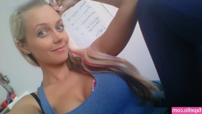 Sexy Julia [ sexy-julia ] - It's fuuuuucking FRIDAY! Just dropped a brand new video in your DMs