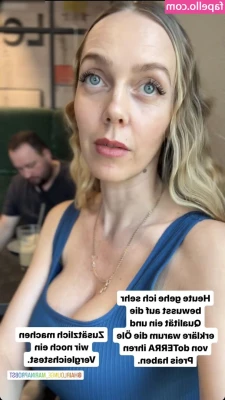 Sexy Julia [ sexy-julia ] - a little sph with my strap on ;* enjoy! let me know if you want more
