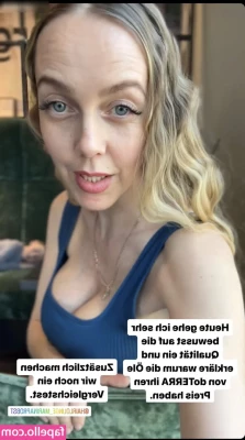 Sexy Julia [ sexy-julia ] - Do you like my boobies daddy