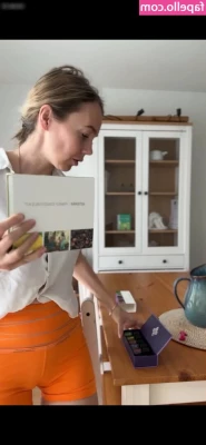 Sexy Julia [ sexy-julia ] - Tip $9,99 under this post to get the video! Mandy - Your Personal