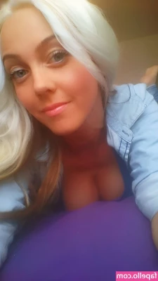 Sexy Julia [ sexy-julia ] - I m spending all day on My paid sites and off Twitter  A wonderful