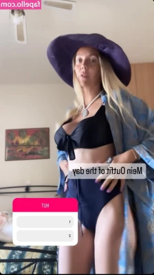 Sexy Julia [ sexy-julia ] - Que bueno cuando empieza la calor y los pezones duritos que buena