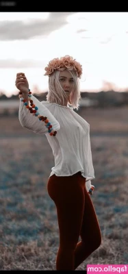 Sexy Julia [ sexy-julia ] - My tongue and your cum are a match made in heaven 💦